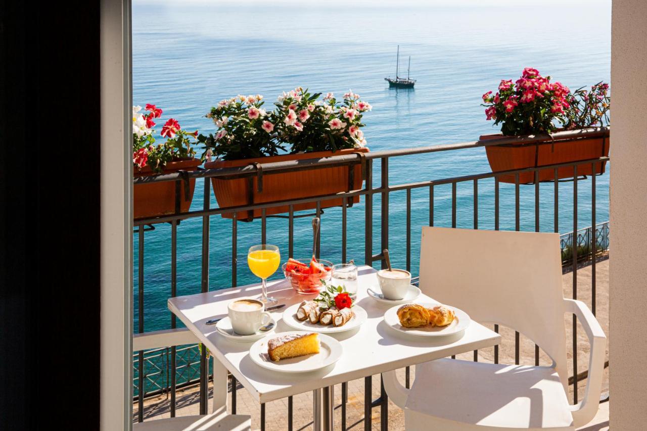Hotel Punta Nord Est كاستيلاّماري ديل غو المظهر الخارجي الصورة